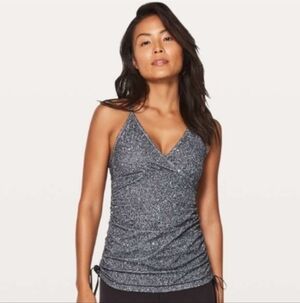 Lululemon Full Freedom Gray Athletic Cinch Tank Sz 8